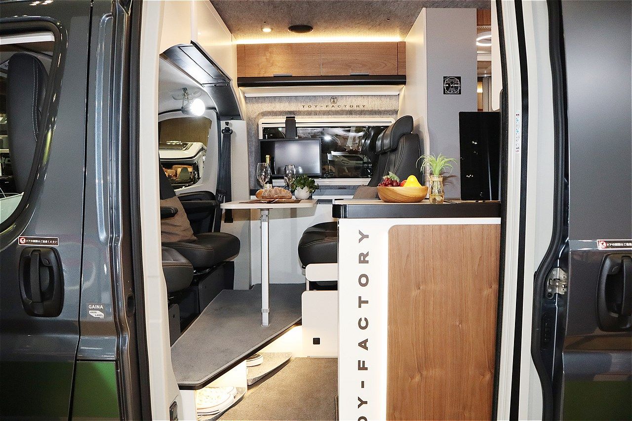 ジャパンキャンピングカーショー2026でトイファクトリーが発表した新型「ダヴィンチ6.0」（写真：筆者撮影）