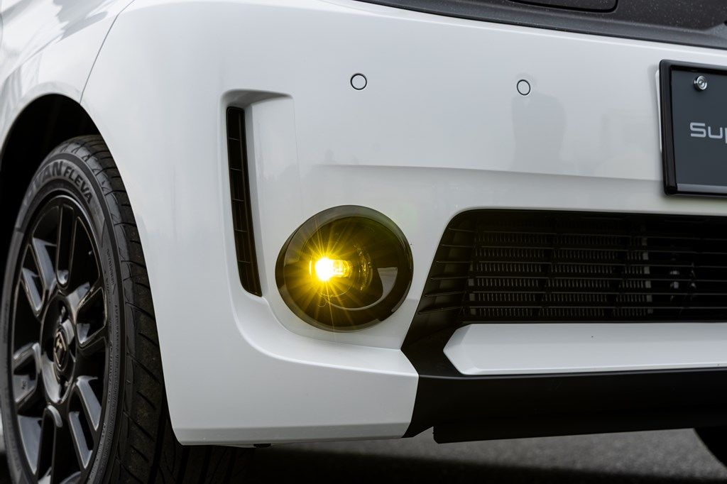 ホンダアクセスの純正アクセサリーを装着したホンダ「Super-ONE」（写真：三木 宏章）