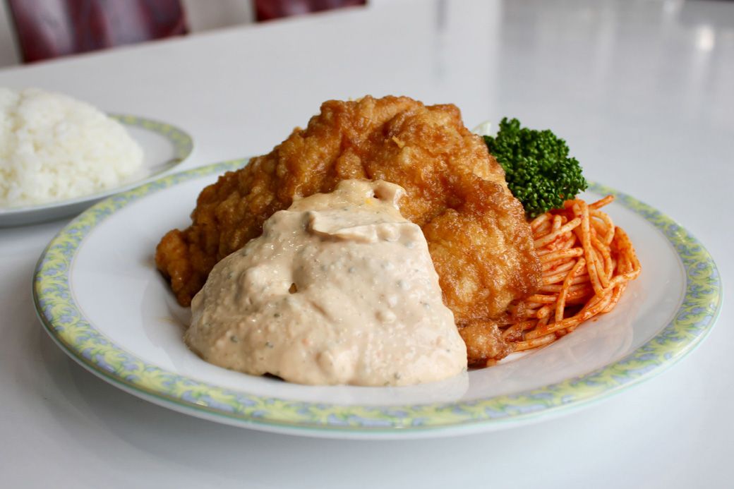 これが“本物”のチキン南蛮だ​​（筆者撮影）​ 