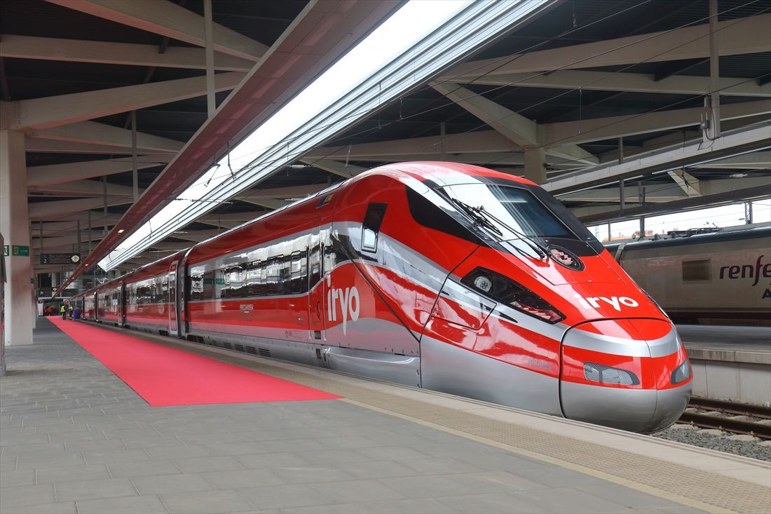 スペインでも存在感を示すイタリア鉄道。スペイン国内を運行する「iryo」（撮影：橋爪智之）