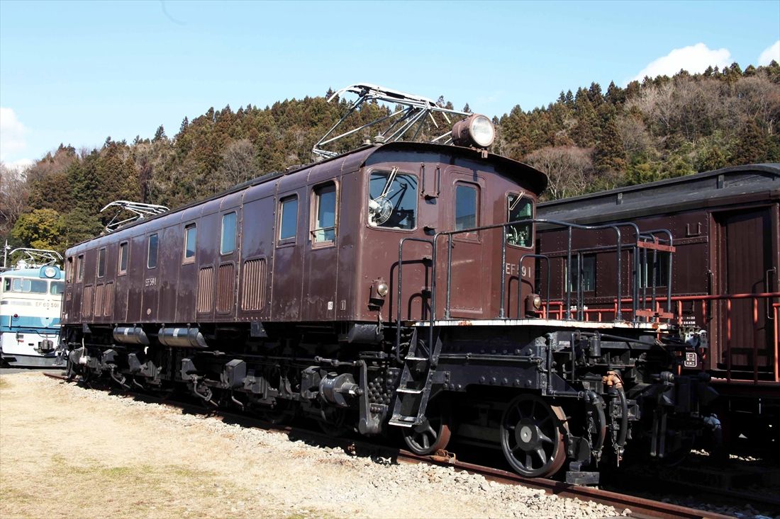 EF53形は後年、山陽本線瀬野―八本松間の補助機関車用に改造されEF59形を名乗った（撮影：南正時）