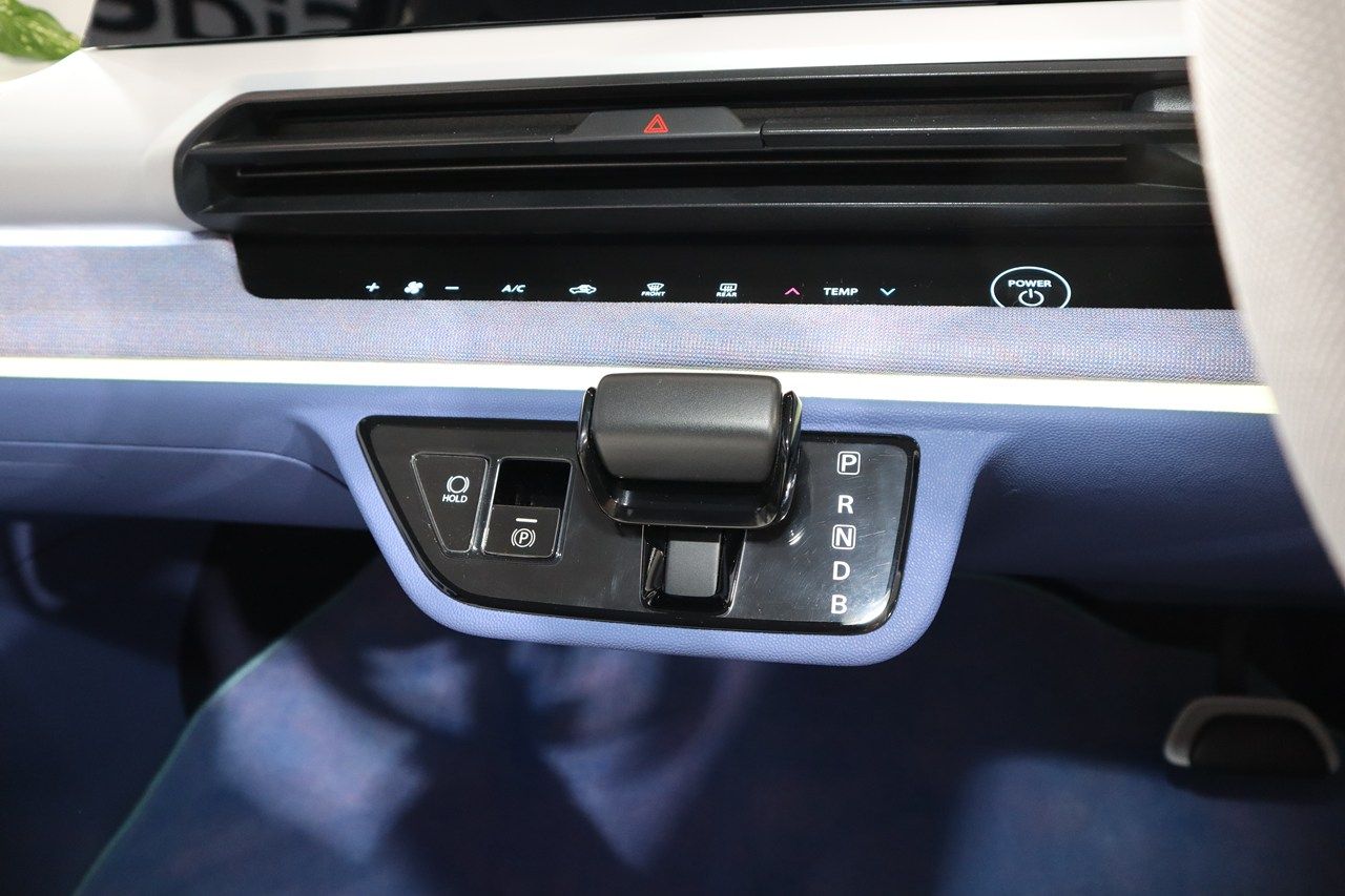 スズキ「ビジョンe-スカイ」（筆者撮影）