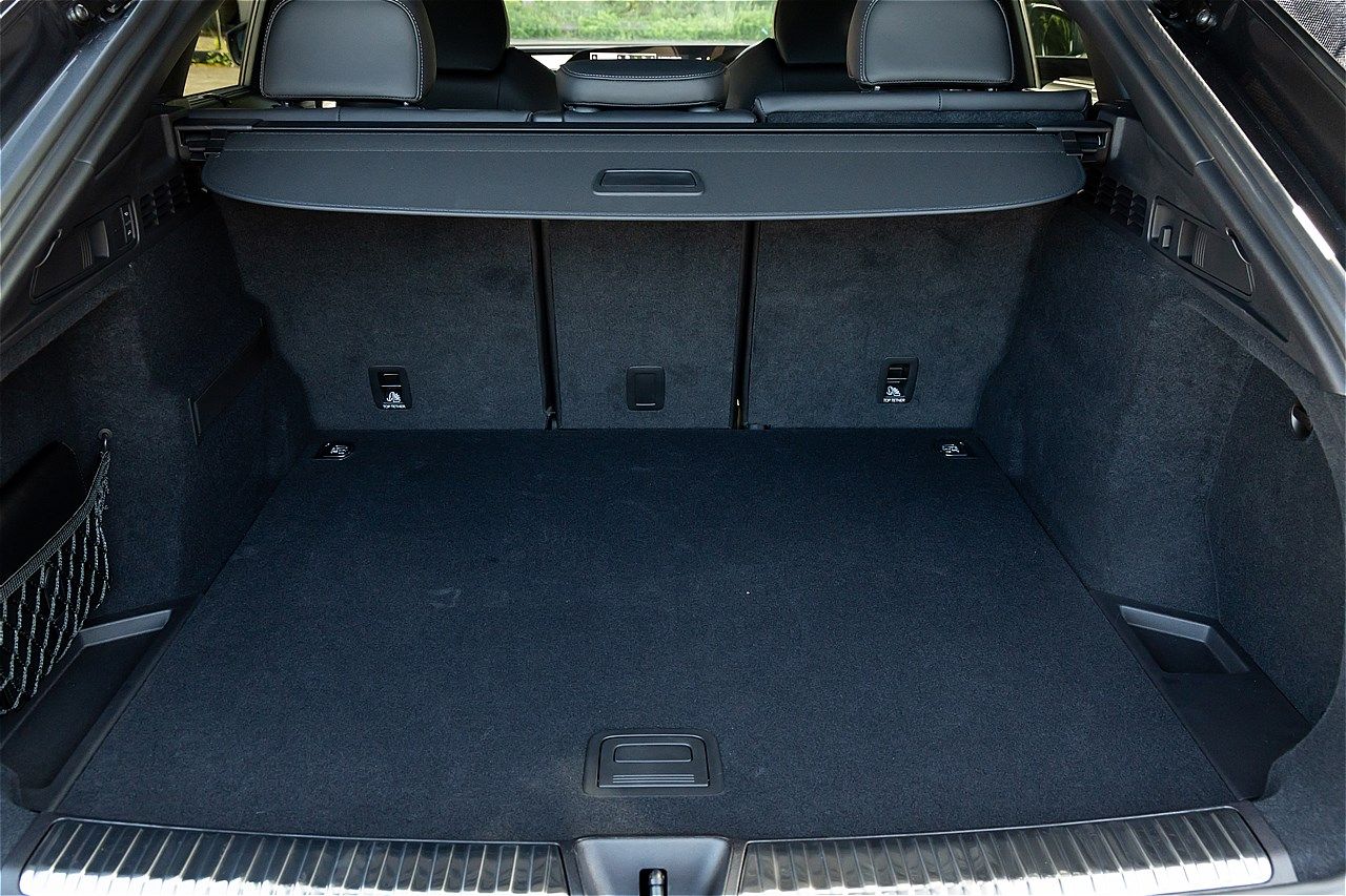 アウディの新型「SQ5スポーツバック」（写真：三木 宏章）