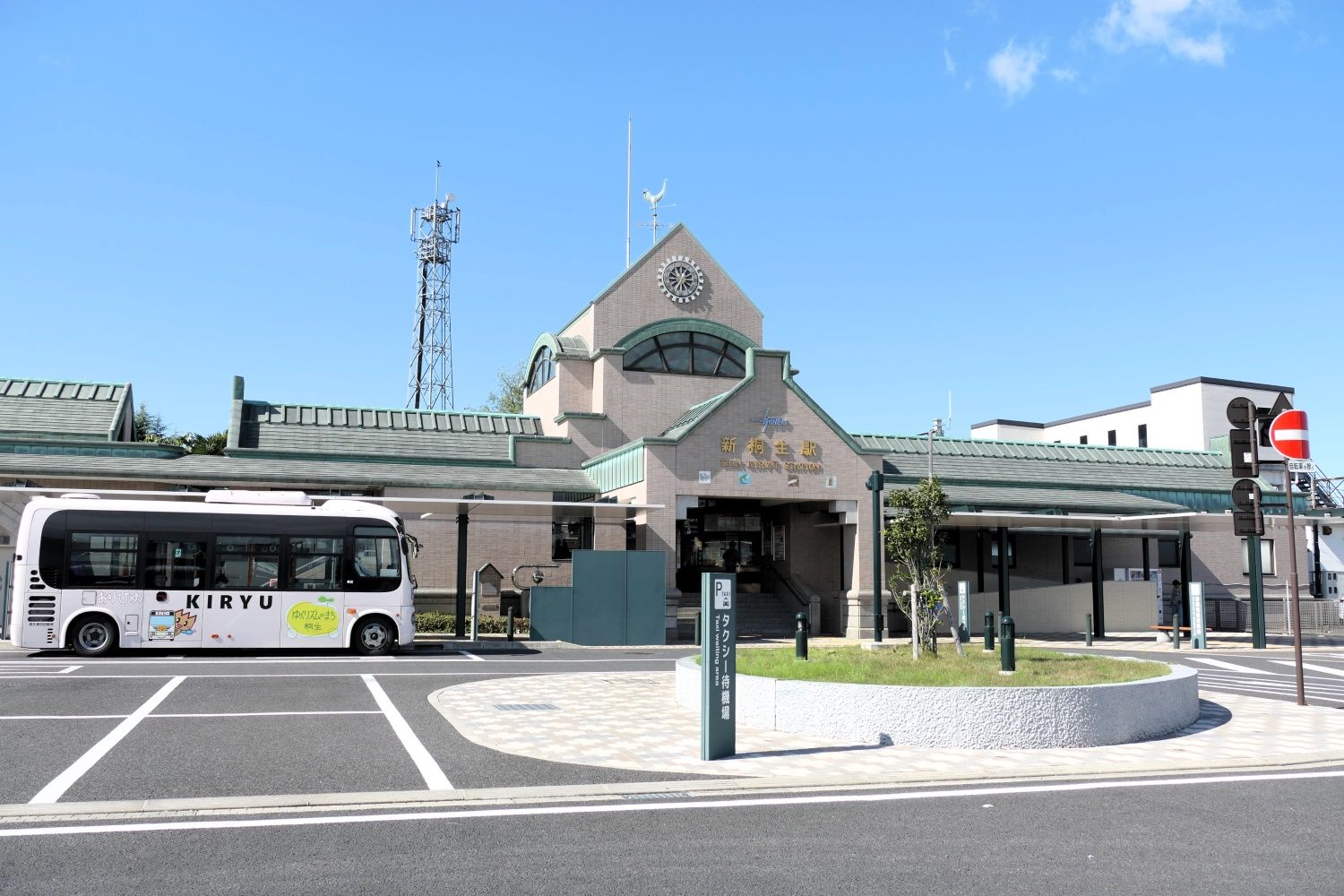 桐生駅方面と結ぶバスが発着（編集部撮影）