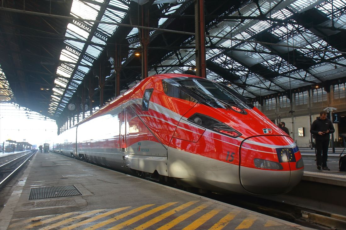 パリ・リヨン駅に到着したミラノからの1番列車＝2021年12月（撮影：橋爪智之）