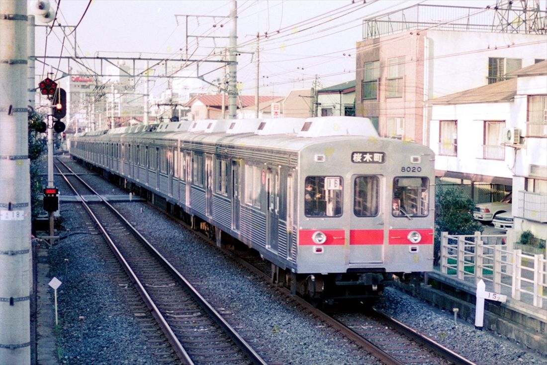 長年にわたって東横線の主力として活躍した8000系（撮影：橋爪智之）