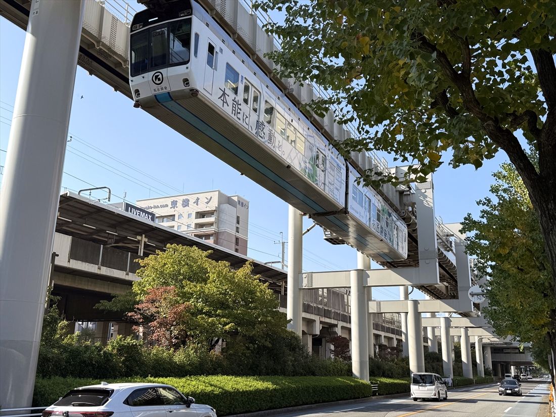 順次0形への置き換えが進められている1000形車両（筆者撮影）