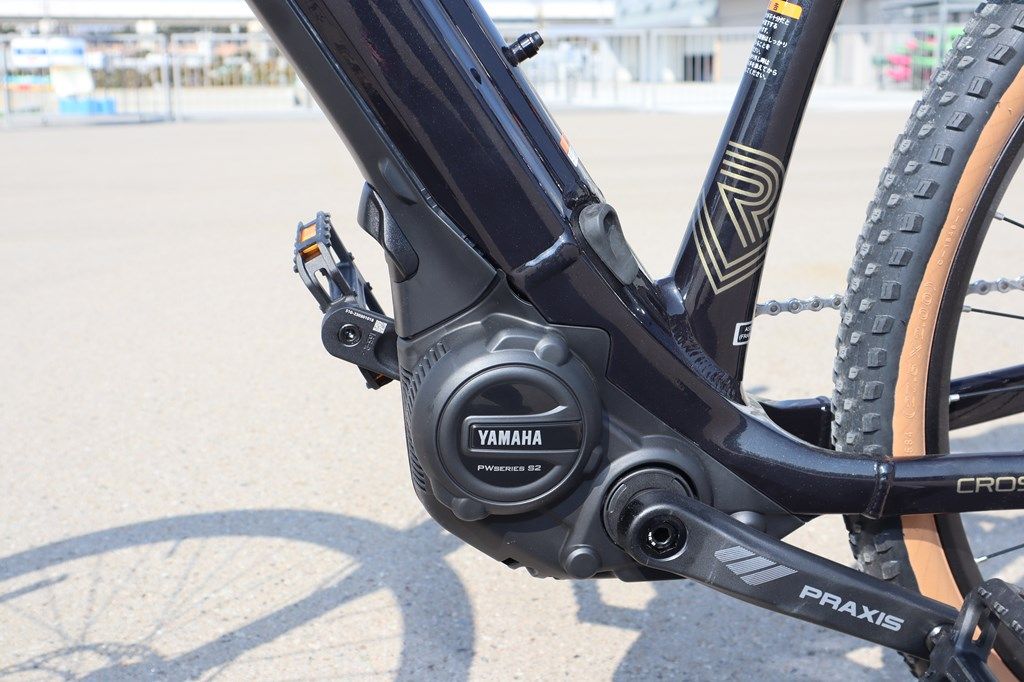 ヤマハの新型スポーツ電動アシスト自転車「クロスコアRV」（写真：筆者撮影）