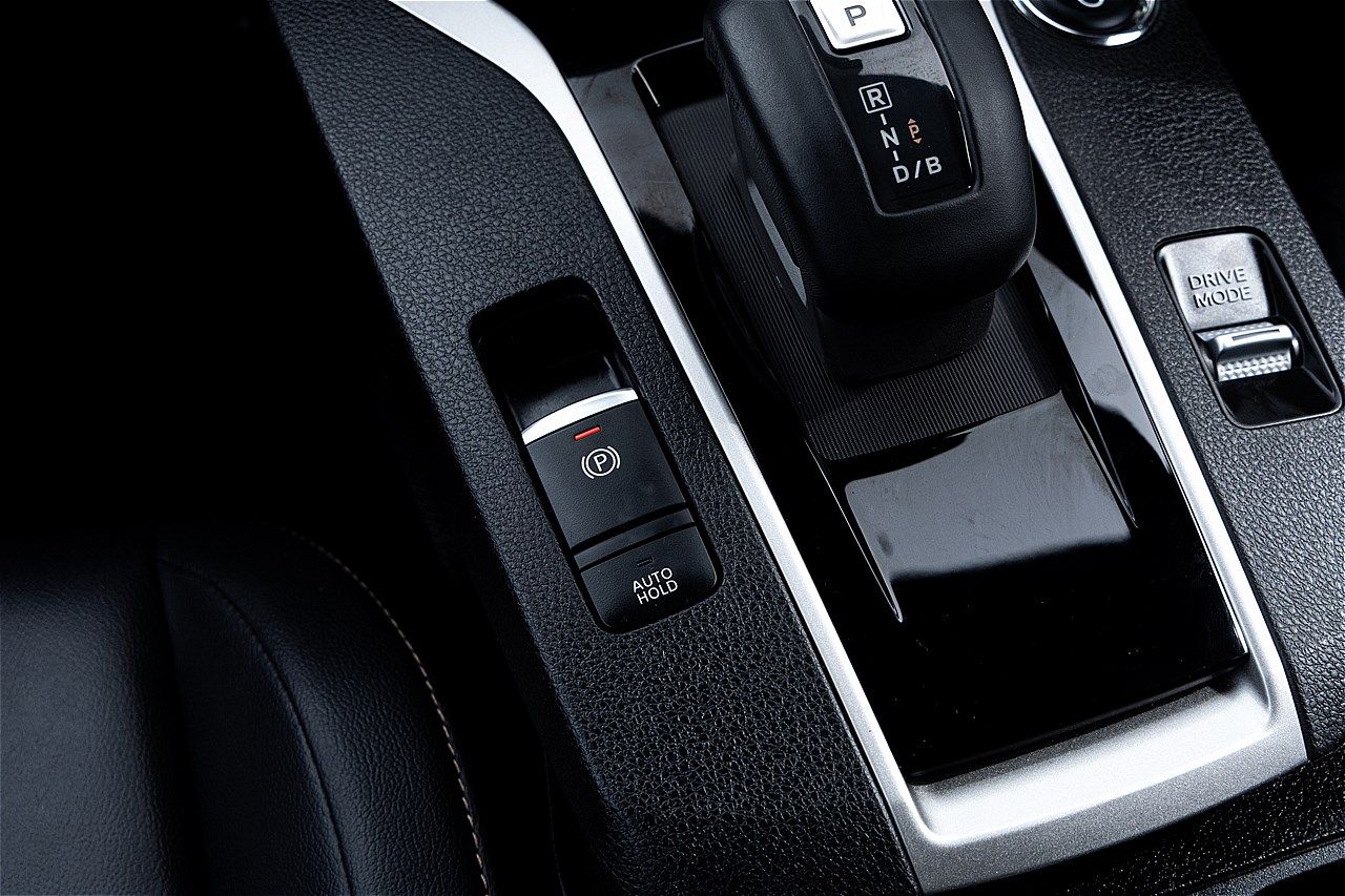 三菱の新型SUV「エクスフォースHEV」（筆者撮影）