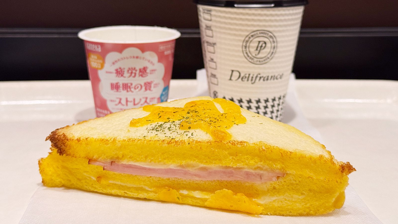 焼きたてパンチェーン大手、デリフランスのモーニングセット(筆者撮影)