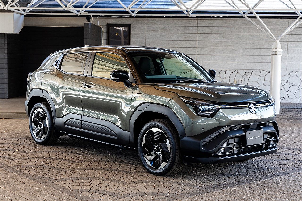 スズキの新型BEV「eビターラ」（写真：三木 宏章）