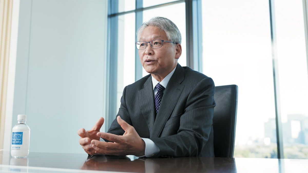 株式会社NTTデータ経営研究所 代表取締役社長 山口重樹 氏と山口氏がおすすめする書籍2冊