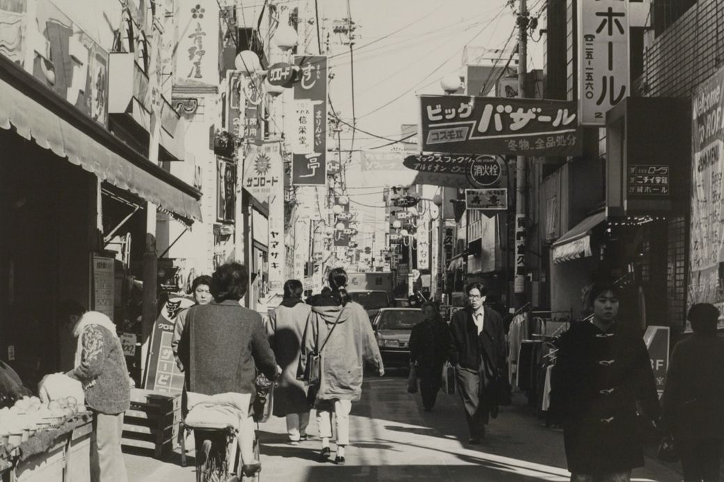 川越市の商店街（写真：1989年02月13日、高橋孫一郎撮影）