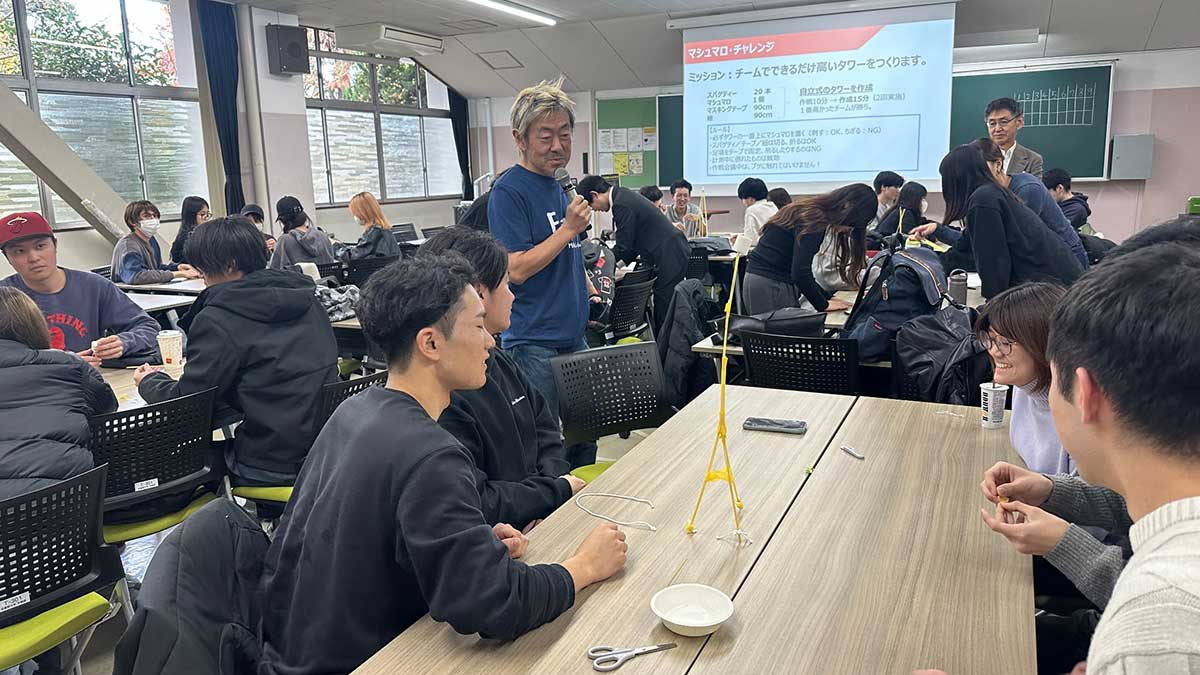 伊藤羊一氏による授業風景