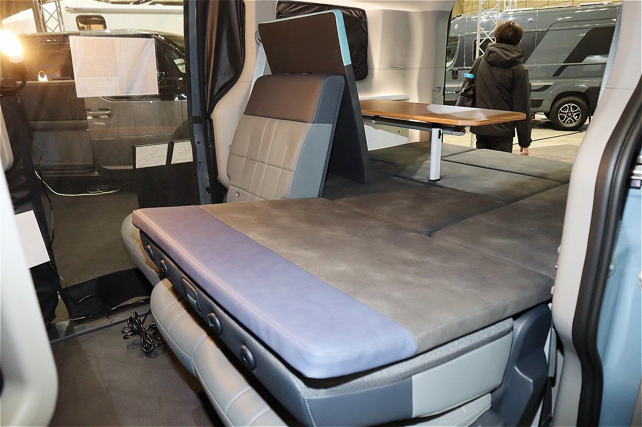 LACホールディングスのBEVキャンピングカー「LAC EVキャンパーP」（写真：筆者撮影）