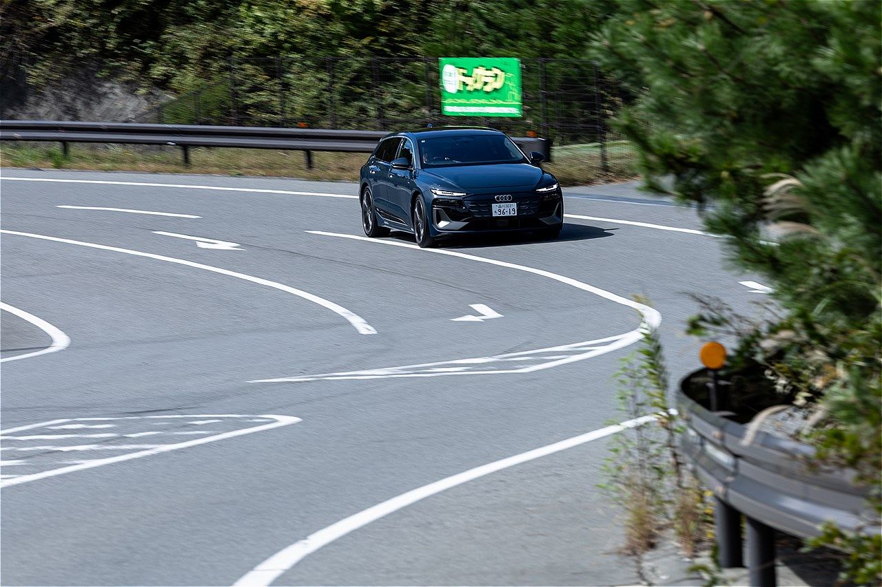 アウディの新型BEV「A6アバントe-tron」（写真：三木 宏章）