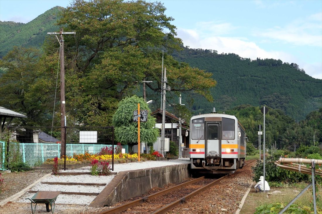 因美線沿線は懐かしさを感じさせる風景が広がっている（撮影：南正時）