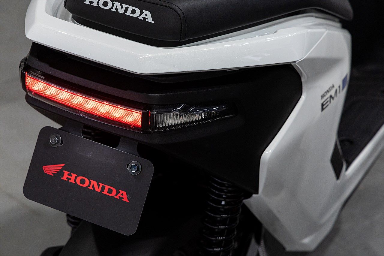 原付一種のホンダ「EM1 e: 」（写真：三木 宏章）