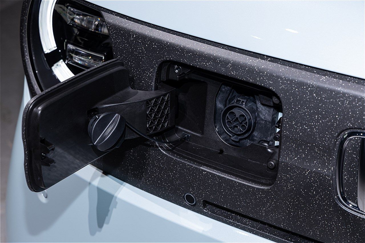 ホンダの新型軽自動車EV「N-ONE e:」（写真：三木 宏章）