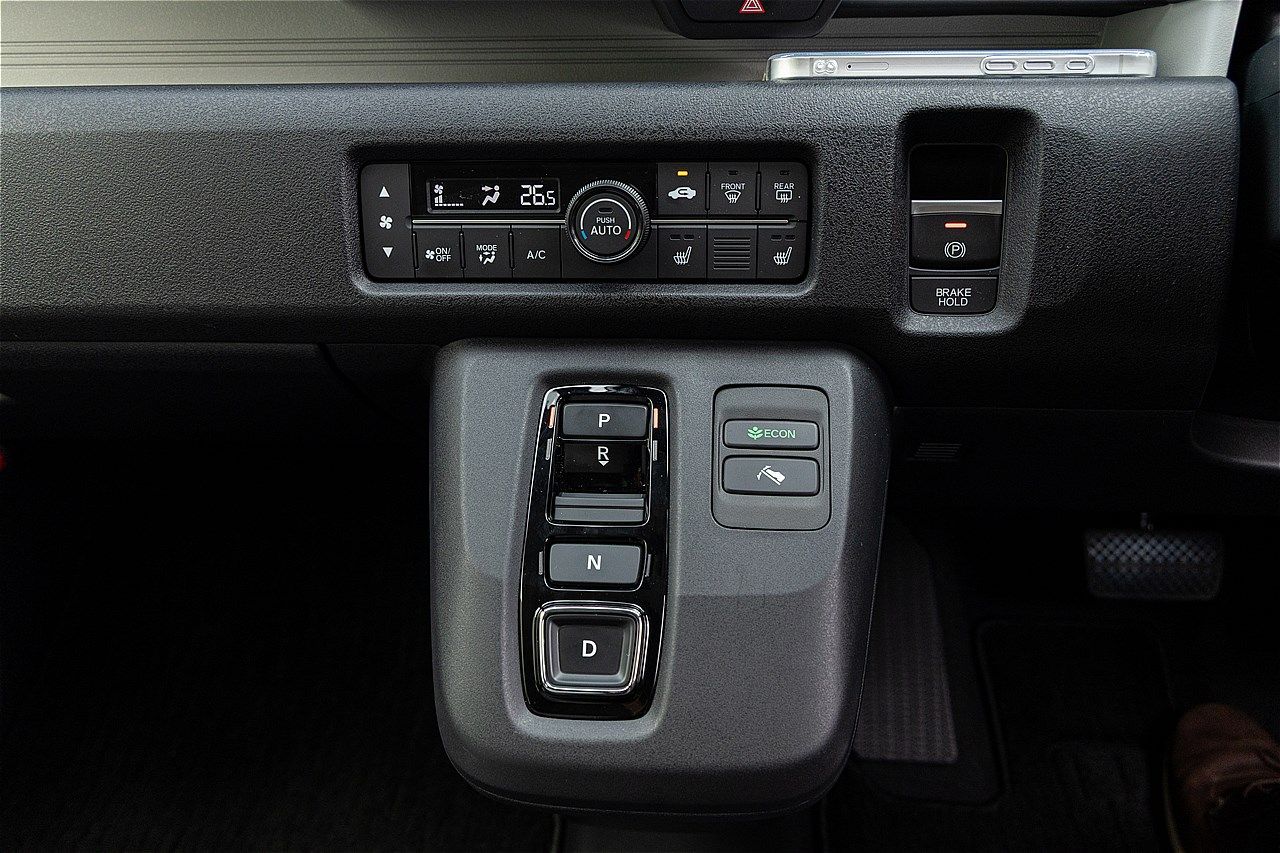 ホンダの軽乗用車クラスBEV「N-ONE e:」（写真：三木 宏章）