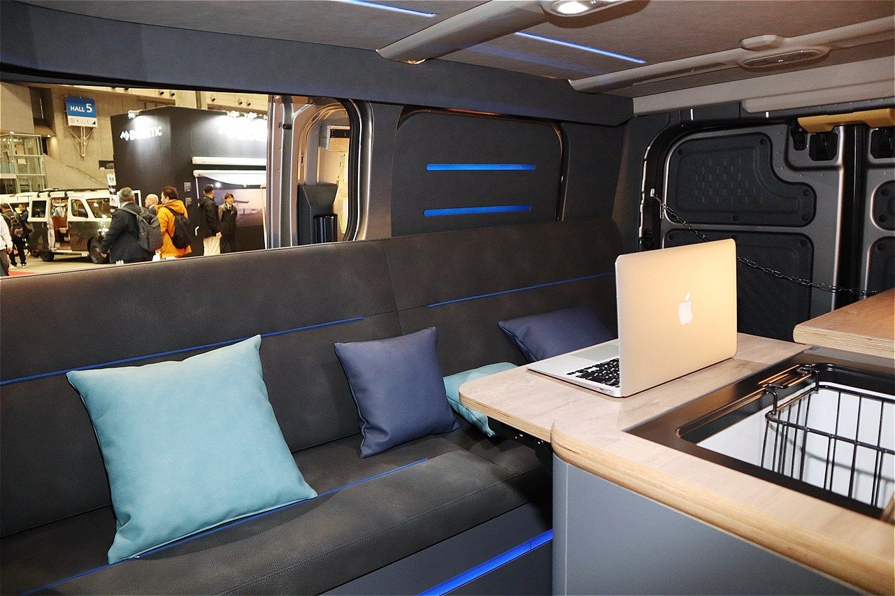 LACホールディングスのBEVキャンピングカー「LAC EVキャンパーC」（写真：筆者撮影）