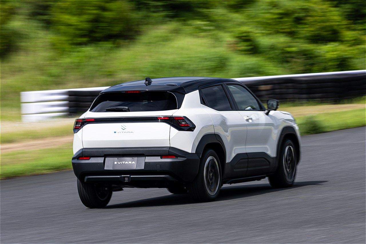 スズキの新型「eビターラ プロトタイプ」（写真：三木 宏章）