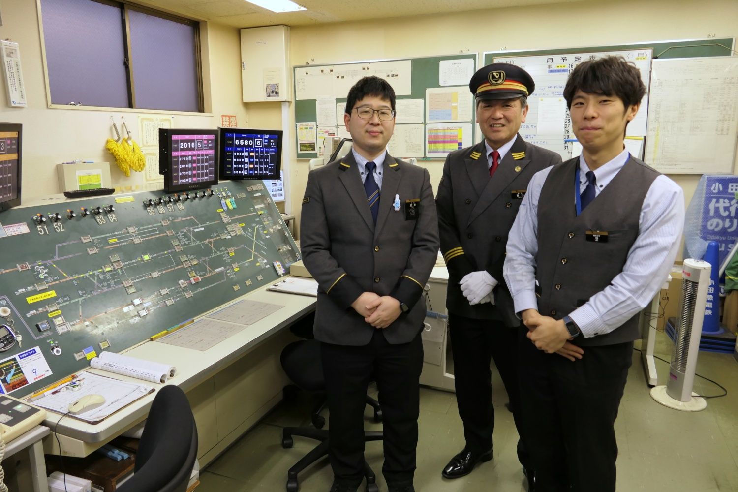 新百合ヶ丘駅の信号所（記者撮影）