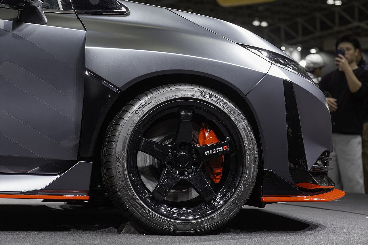東京オートサロン2026で公開された日産「オーラNISMO RSコンセプト」（写真：場末モータープール）