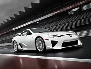 2010年発売のレクサス「LFA」（トヨタ自動車）
