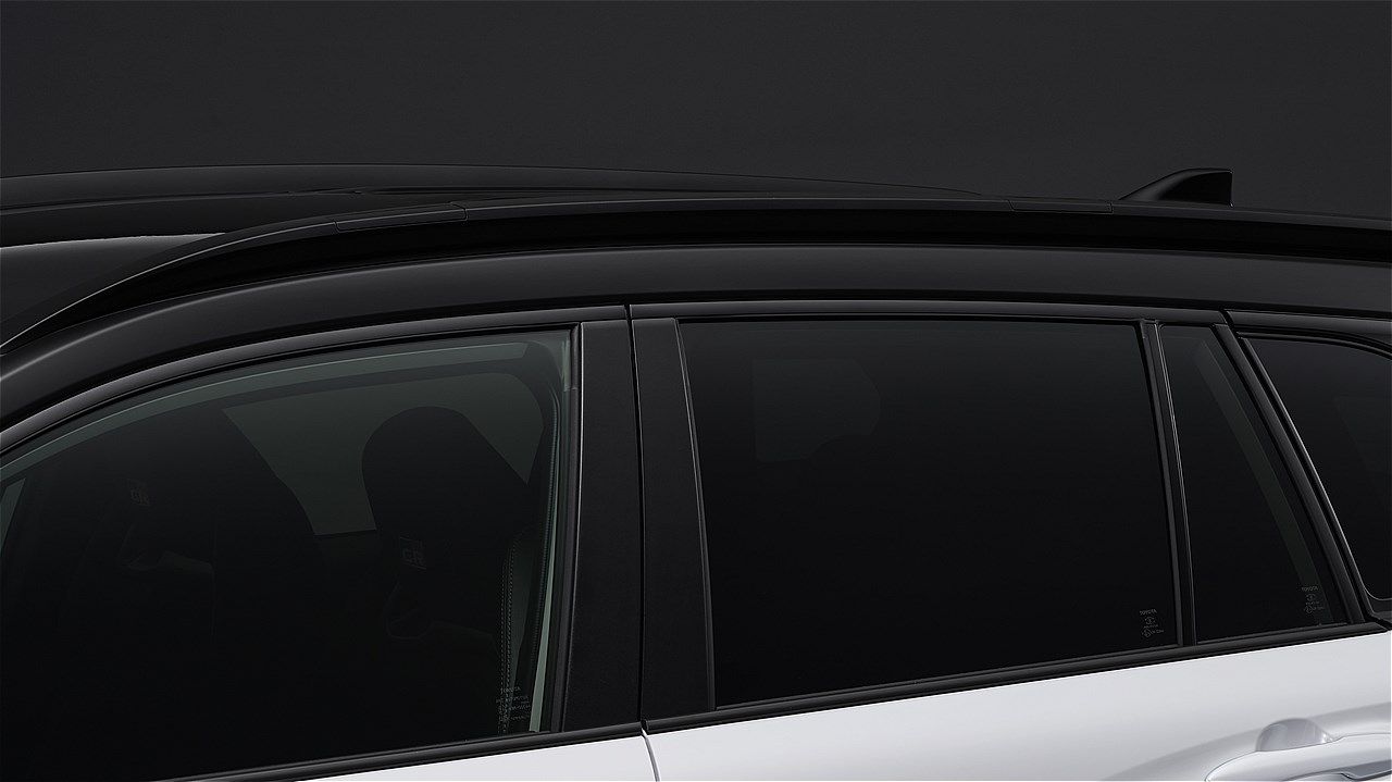 トヨタ「カローラ クロスGR SPORT」（写真：トヨタ自動車）