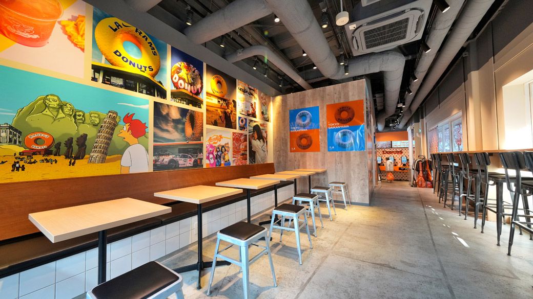 テーブルやチェアもアメリカ製にこだわった（撮影：梅谷秀司）