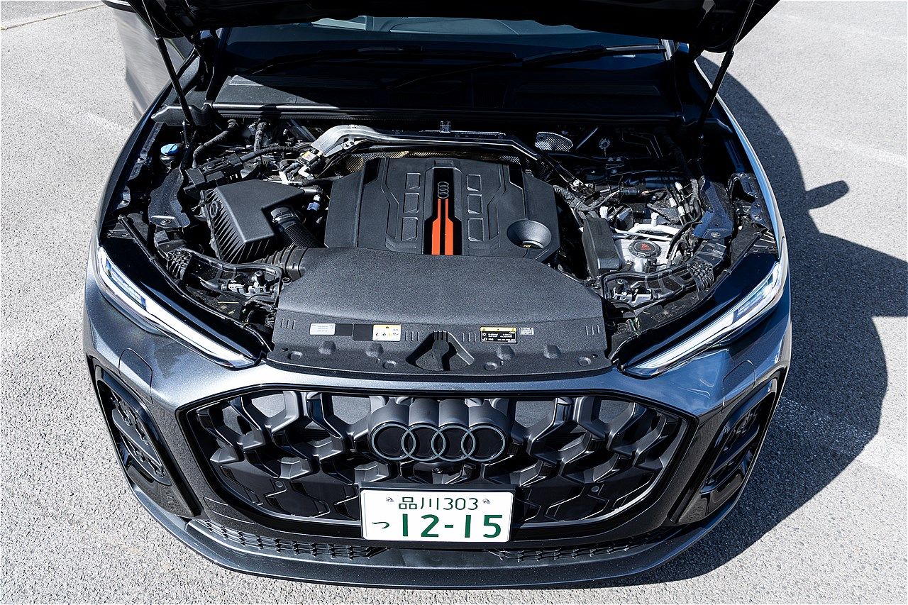 アウディの新型「SQ5スポーツバック」（写真：三木 宏章）