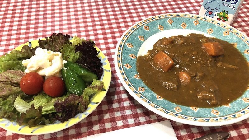 横須賀の海軍カレーが｢認知度1位｣になるまで 明治時代のレシピを再現し､今年で20周年 | 外食 | 東洋経済オンライン