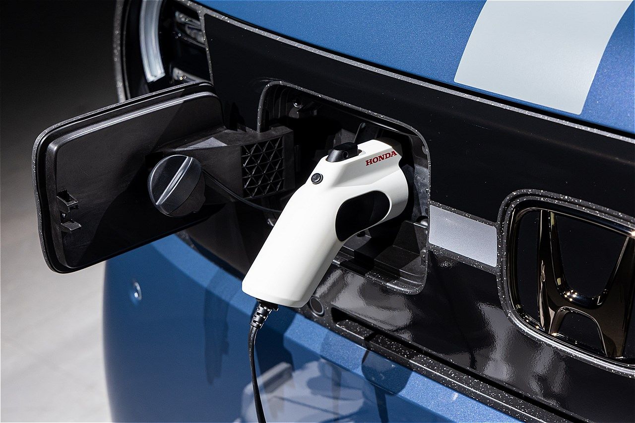 ホンダの新型軽自動車EV「N-ONE e:」（写真：三木 宏章）