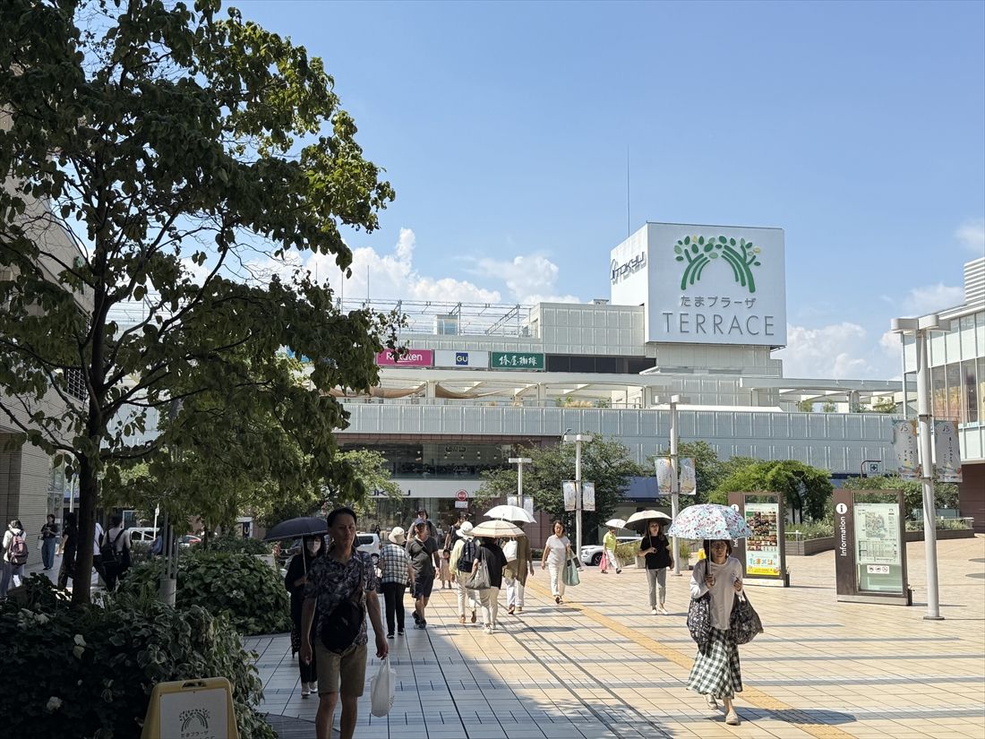 たまプラーザ駅直結の大規模ショッピング施設「たまプラーザTERRACE」（筆者撮影）