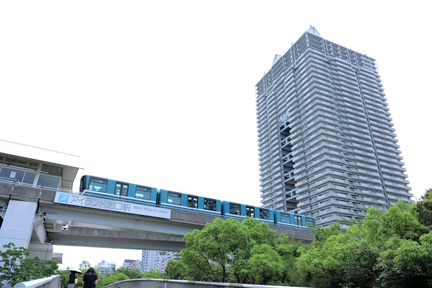 六甲ライナー　アイランド北口駅