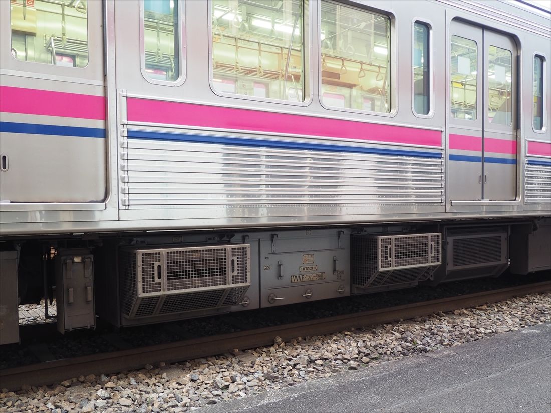 制御装置はVVVFインバーターに更新し、2001年登場の9000系とほぼ同じという（記者撮影）