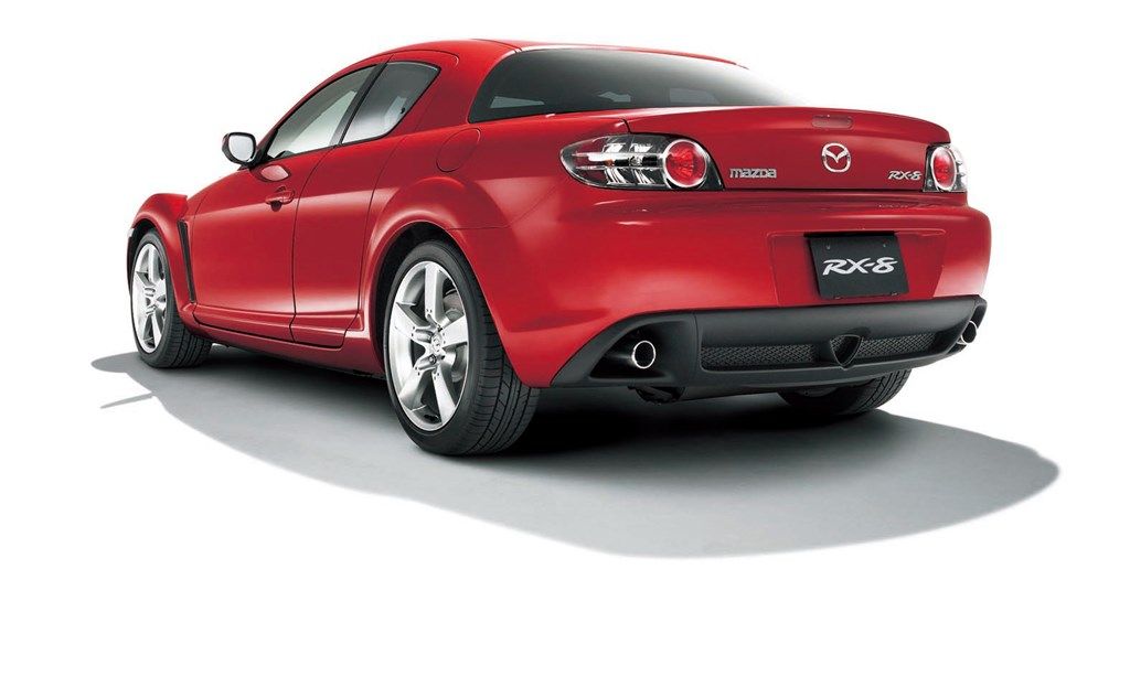 2003年発売のRX-8（写真：マツダ）