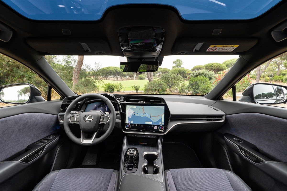 レクサスRZ（写真：Lexus International）