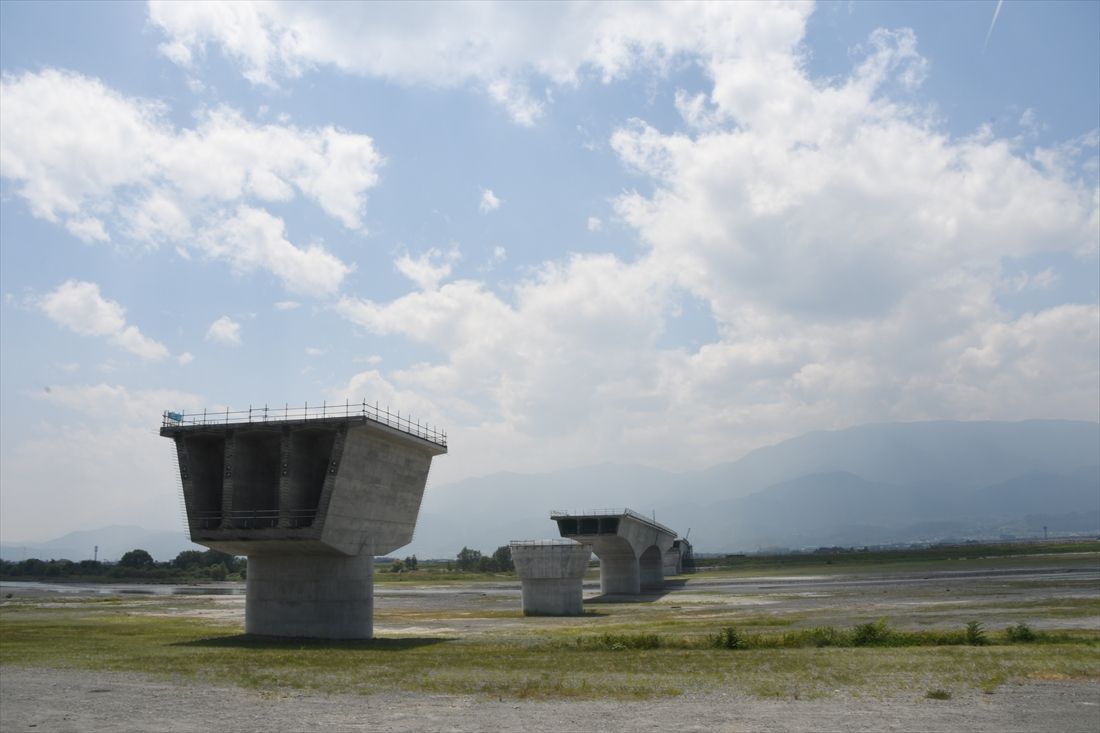 リニア中央新幹線釜無川橋梁（記者撮影）