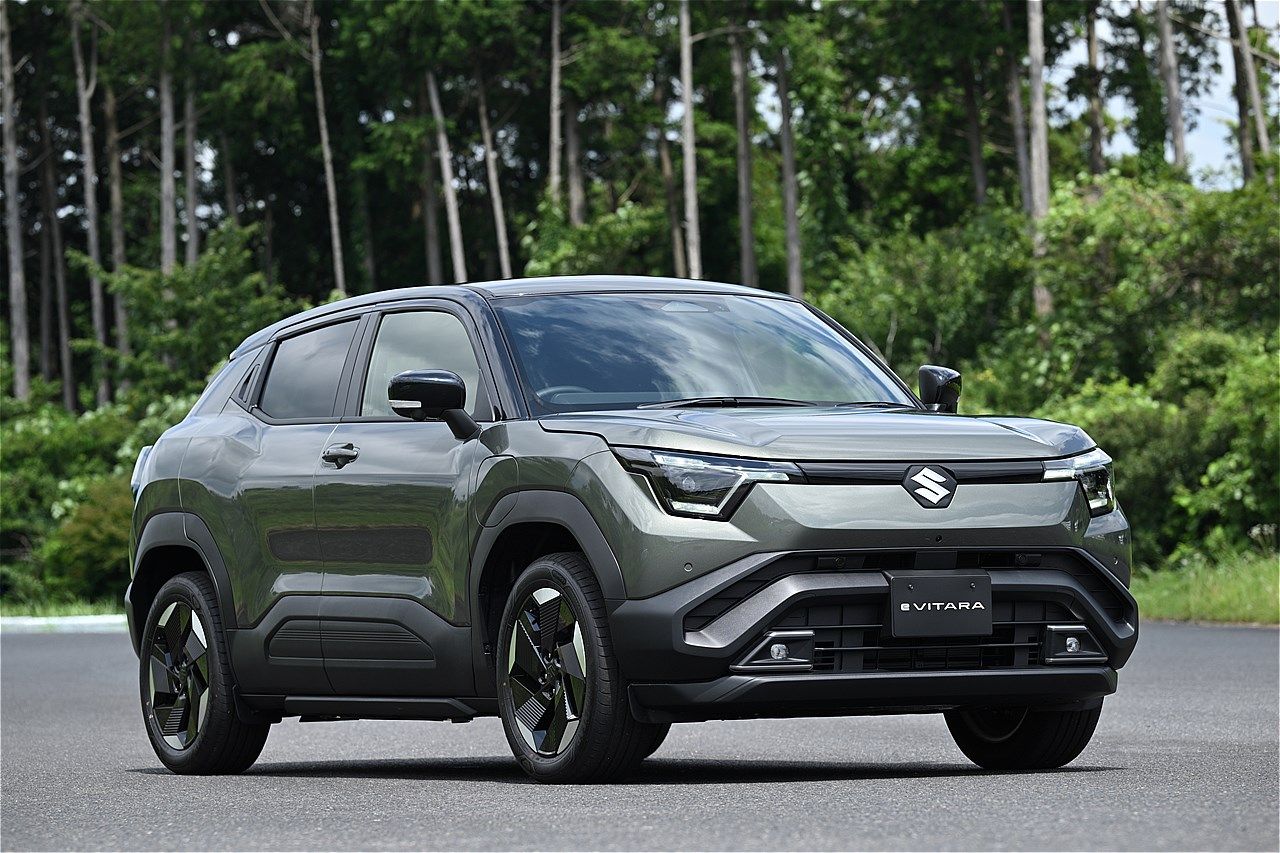 スズキの新型「eビターラ プロトタイプ」（写真：スズキ）