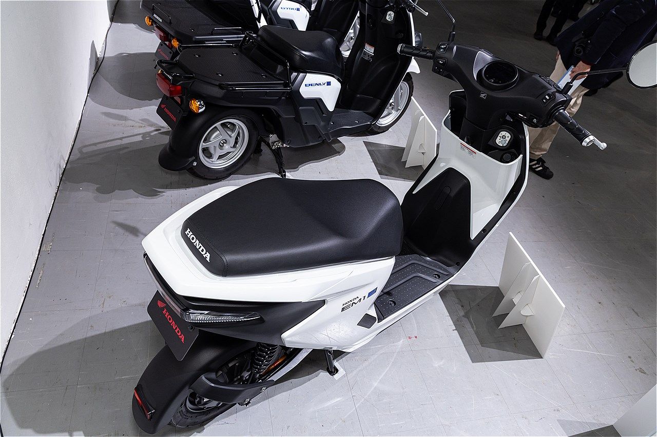 原付一種のホンダ「EM1 e: 」（写真：三木 宏章）