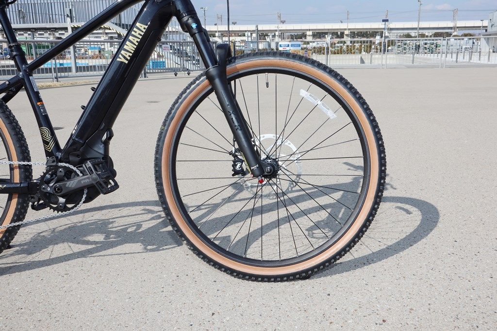 ヤマハの新型スポーツ電動アシスト自転車「クロスコアRV」（写真：筆者撮影）