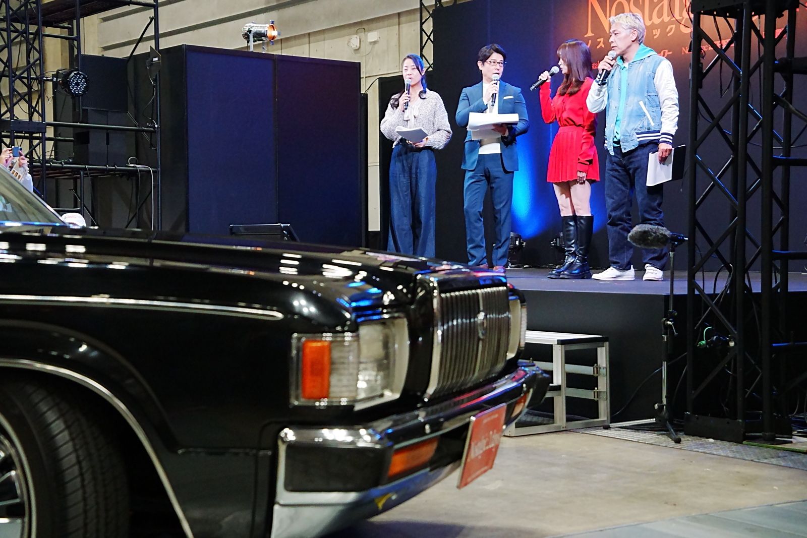 1978年式トヨタ「クラウン4ドアピラードハードトップ2000スーパーサルーンエクストラ」とオーナーの“やまだ”さん（写真：筆者撮影）