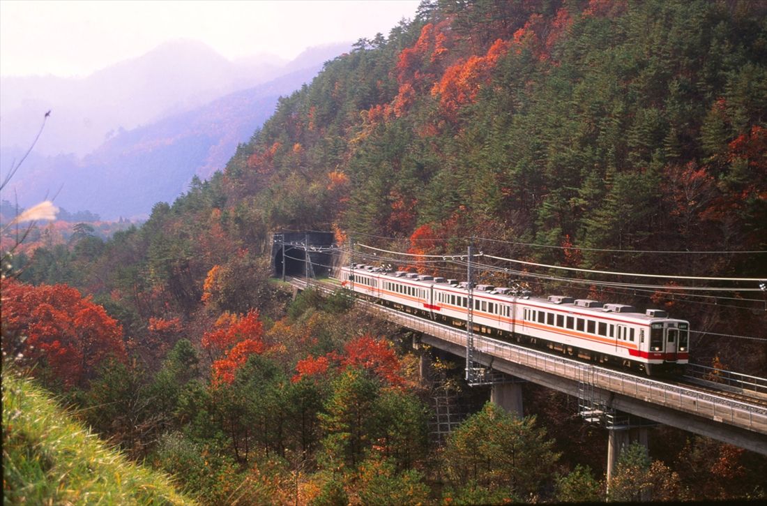 東武鬼怒川線と会津鉄道をつなぐ野岩鉄道会津鬼怒川線（撮影：南正時）