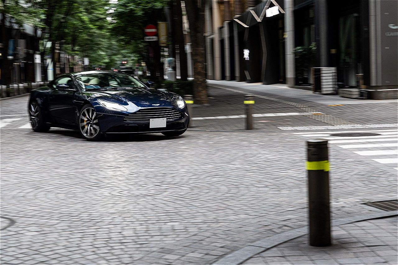 アストンマーティン「DB11」（写真：三木 宏章）