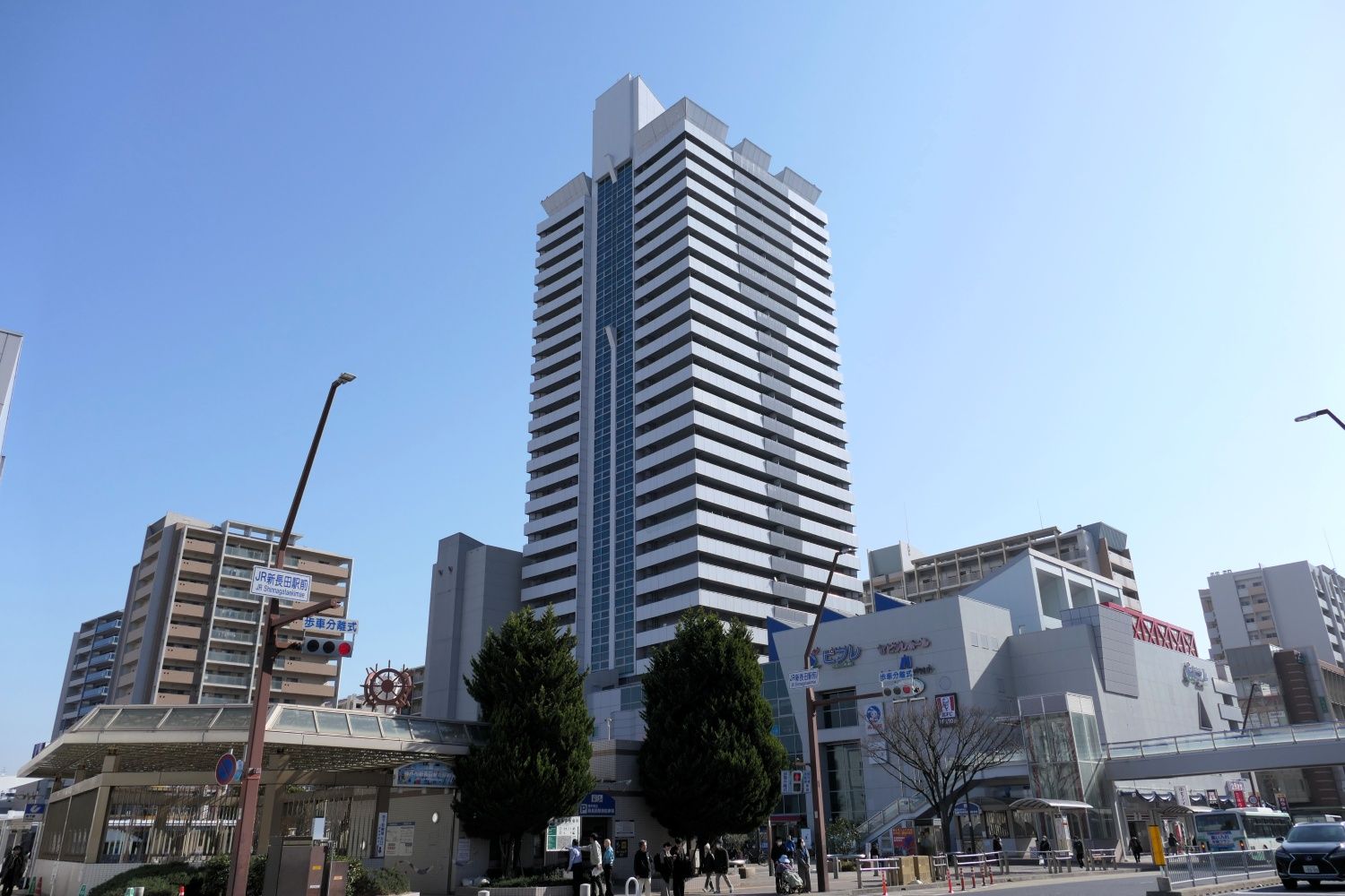 長田駅前の「ピフレ新長田」（編集部撮影）