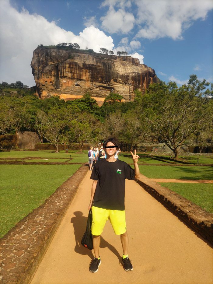 スリランカ×YONEX×Uber（筆者撮影）