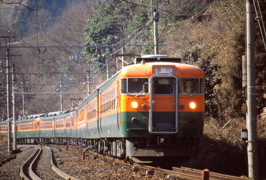 中央東線を走る165系の急行「アルプス」（撮影：南正時）