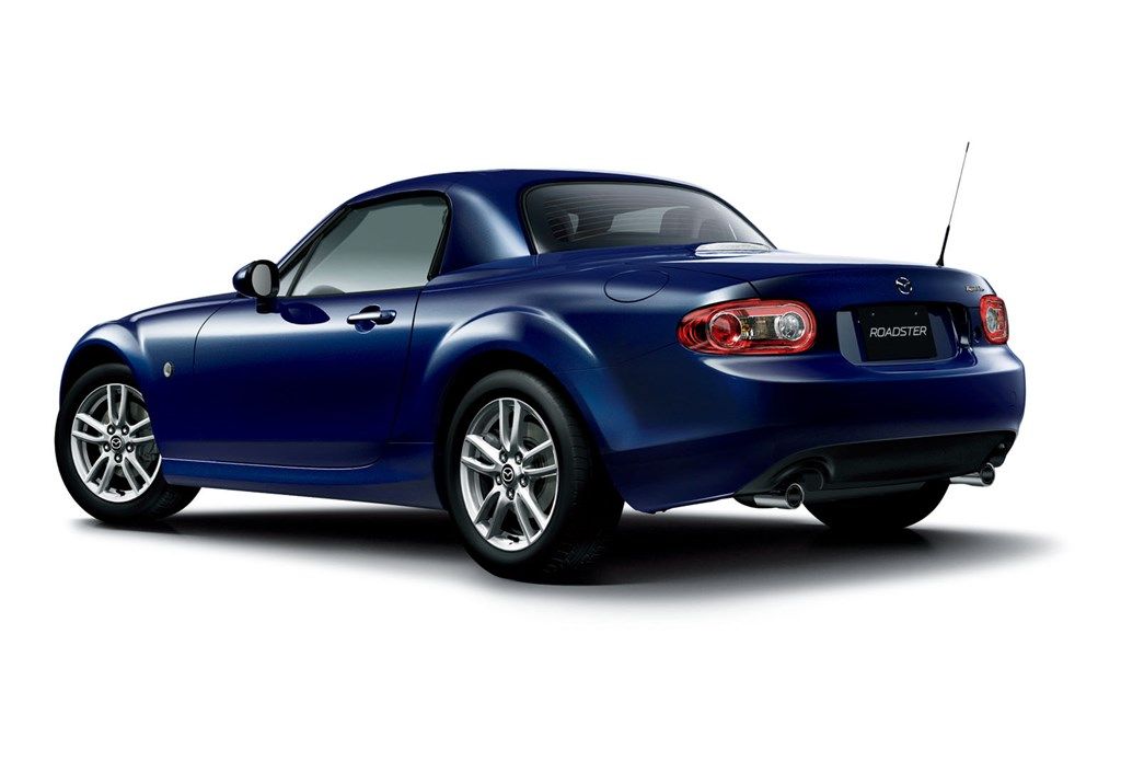 マツダの3代目「ロードスター（NC3）」（写真：マツダ）